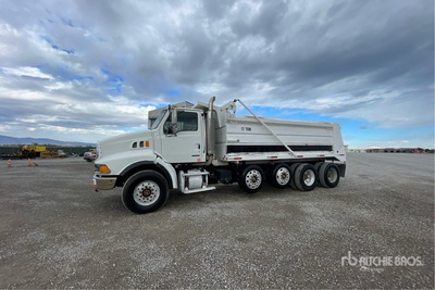 2005 Sterling LT9500 10x4 Quad/A Camión dumper
