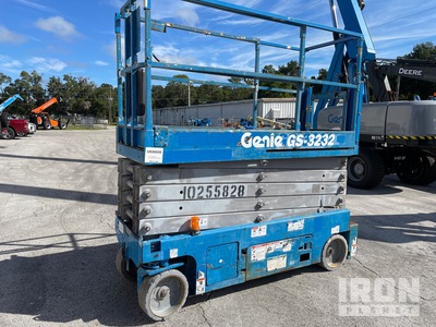 2014 GENIE GS-3232 Electric Podnośnik nożycowy