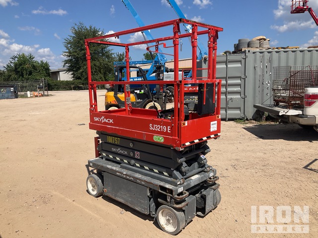 ELEVADOR TIJERA 2024 SKYJACK SJ3219E