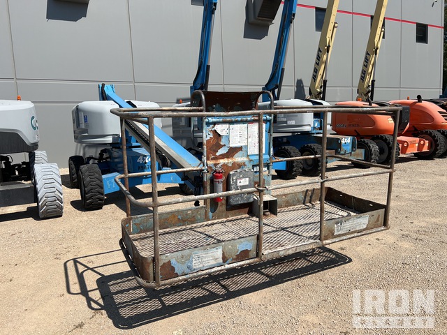 ELEVADOR TELESCóPICO 2013 GENIE 4WD S40