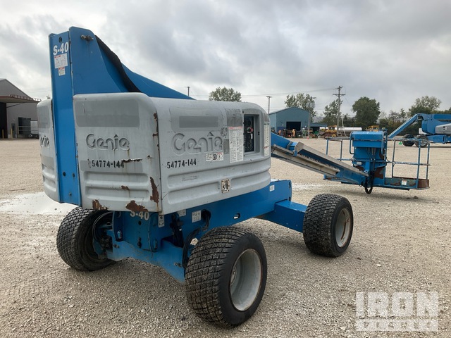ELEVADOR TELESCóPICO 2013 GENIE 4WD S40