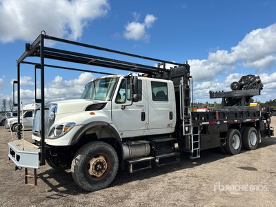 Hiab XS 8200 kg Knuckle Boom on 2010 International 7600 6x4 Crew Cab Boom Truck