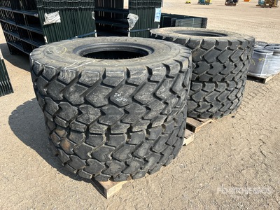 Quantity of (4) Titan MXL 20.5R25 Neumáticos
