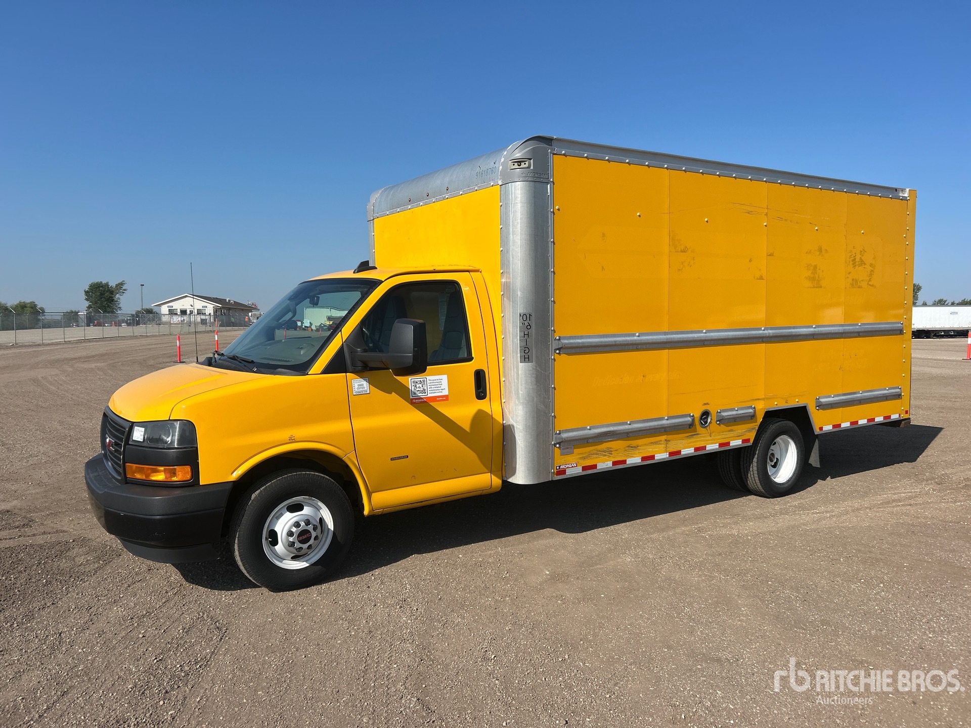 2021 GMC Savana G3500 4x2 Van Truck