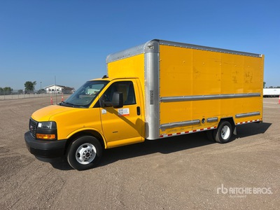 2021 GMC Savana G3500 4x2 Camion fourgon