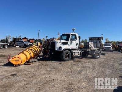 2016 Freightliner 108SD 4x2 شاحنة كشط الثلج