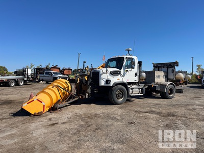 2016 Freightliner 108SD 4x2 شاحنة كشط الثلج