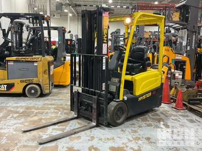 2012 Hyster J40XNT 3650 lb Montacargas Eléctrico