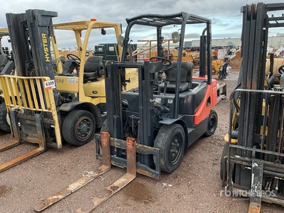 2017 Doosan D25S-7 4200 lb Pneumatic Tire Forklift