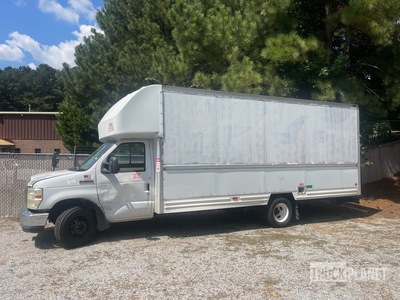 2008 Ford E-350 Cutaway Cargo Van