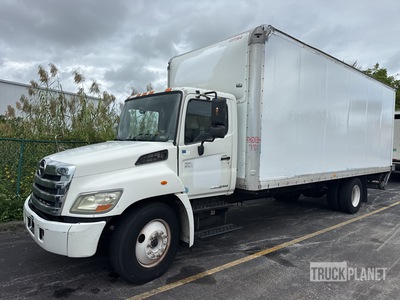 2013 Hino 238 4x2 Gesloten vrachtwagen (Inoperable)