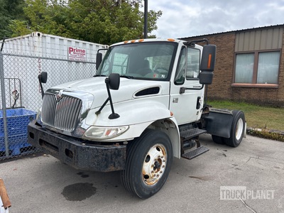 2004 International 4300 S/A Day Cab Truck Tractor (Inoperable)