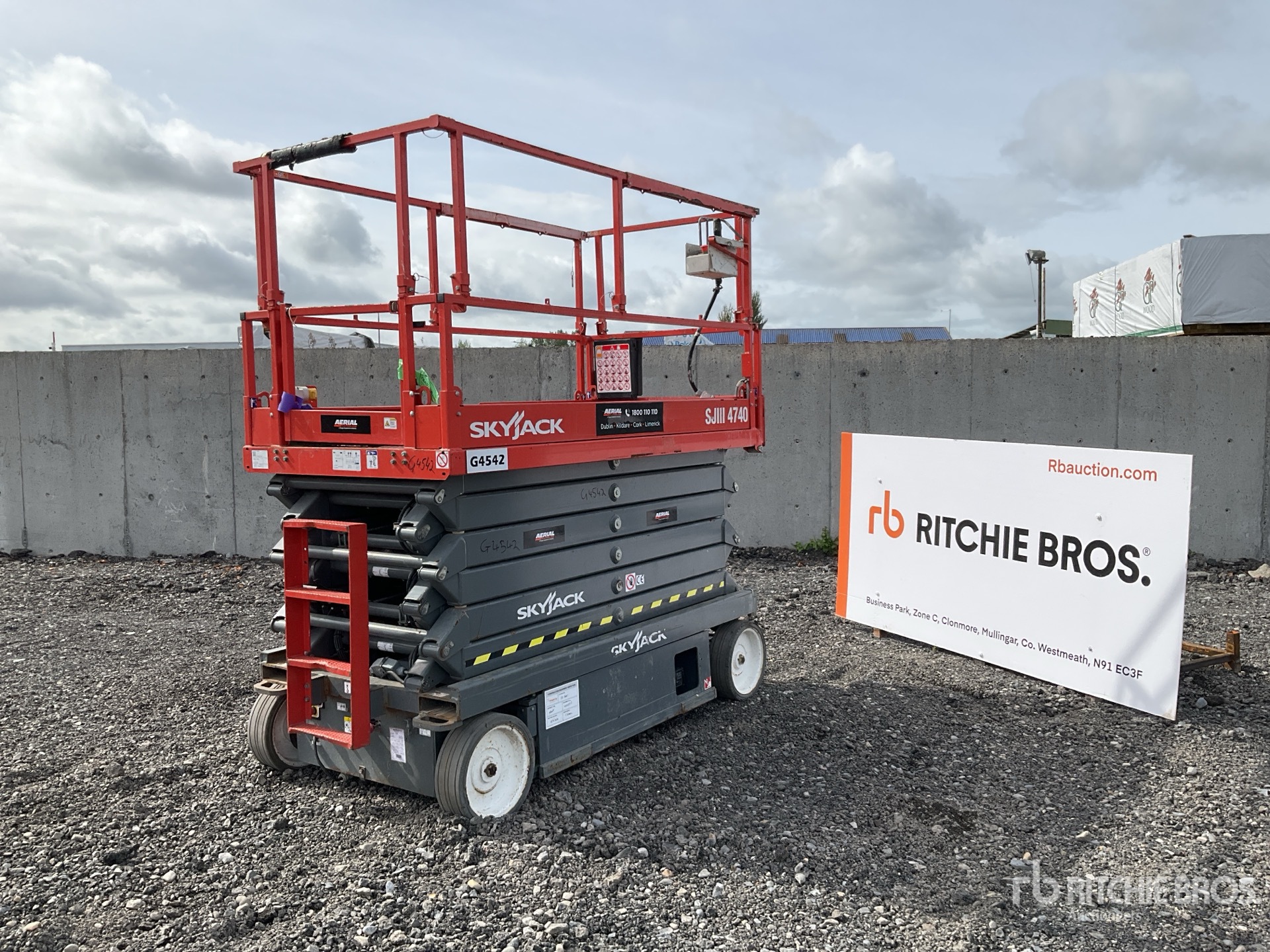 2019 Skyjack SJIII4740 Electric Piattaforma aerea verticale