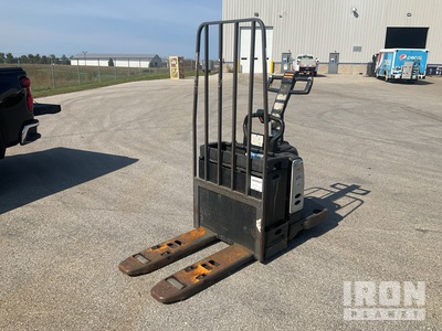 2011 Crown PJ W/R-S 2720 lb Electric Pallet Jack