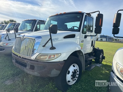 2003 International 4300 SBA 4x2 2-Achs Sattelzugmaschine