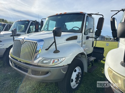 2003 International 4300 SBA 4x2 2-Achs Sattelzugmaschine (Inoperable)