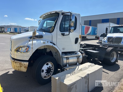 2015 Freightliner M2-106 4x2 Van Truck (Inoperable)