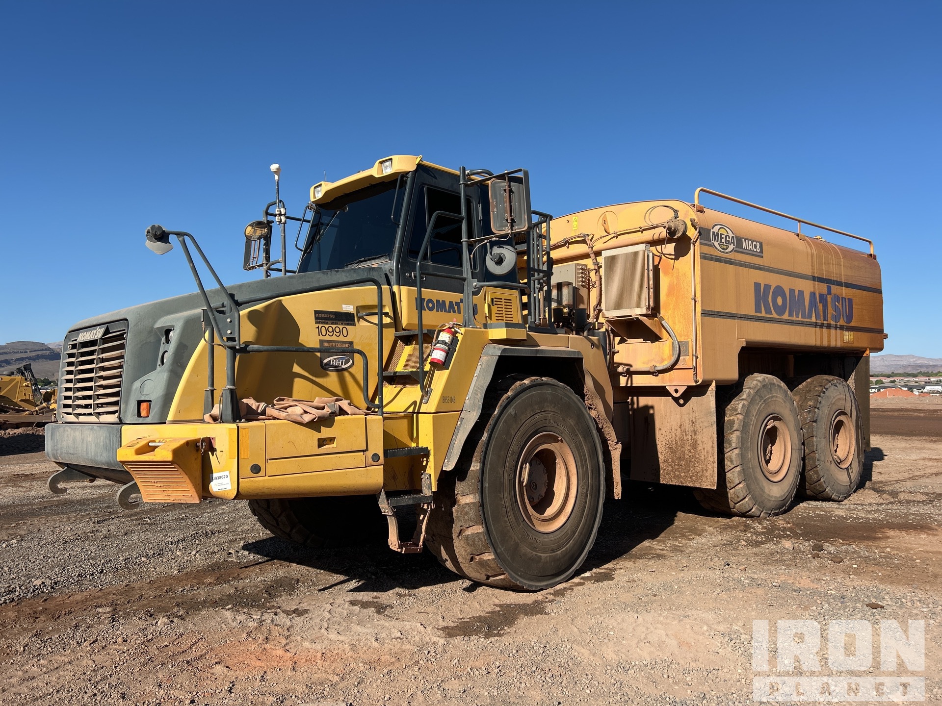 2017 Komatsu HM400-5 8000 gal 6x6 Articulated Water Truck in Ivins 