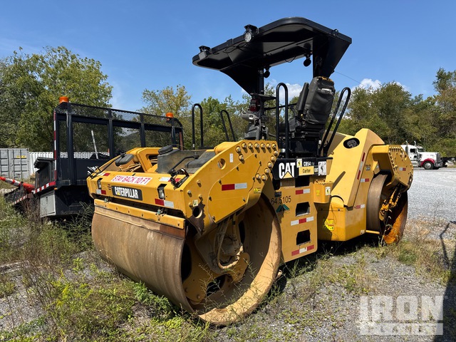 COMPACTADOR 2013 CATERPILLAR CB54XW