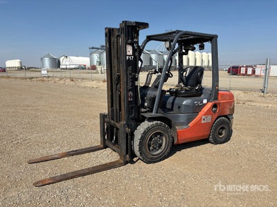 Toyota 8FDU32 4500 lb フォークリフト