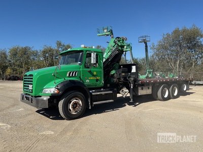 2010 Hiab 288 EP-4 Hipro XS 10.8 t Knuckle Boom on 2011 Mack GU813 8x4 Boom Truck