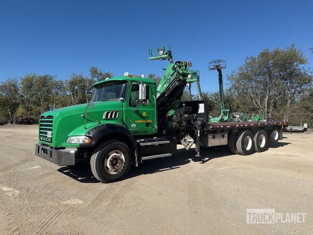 GRúA ARTICULADA  2011 MACK HIAB