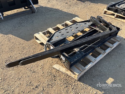 2025 GIYI GY-SF60 60 in Skid Steer Forks (Unused)