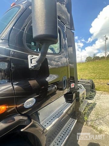 CAMIóN 2016 FREIGHTLINER