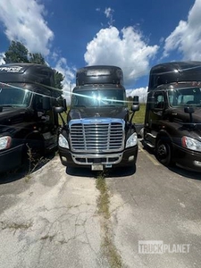 2016 Freightliner Cascadia 113 S/A Day Cab Truck Tractor