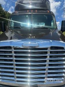 2016 Freightliner Cascadia S/A Day Cab Truck Tractor