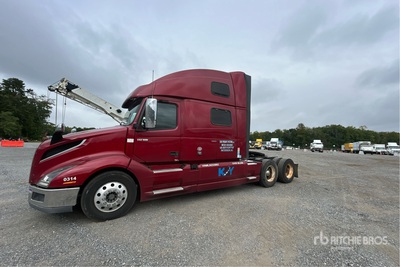 2020 Volvo VNL860 6x4 T/A Sleeper Truck Tractor