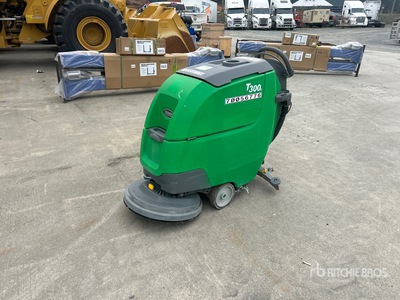 2019 Tennant T300 Walk-Behind Scheuersaugmaschine