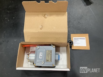 (5) Resilient Mounts, (1) Sensor, (206) Gaskets & Assorted Items