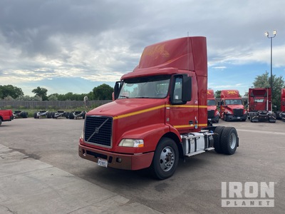 2016 Volvo VNM42T 4x2 Day Cab Prime Mover