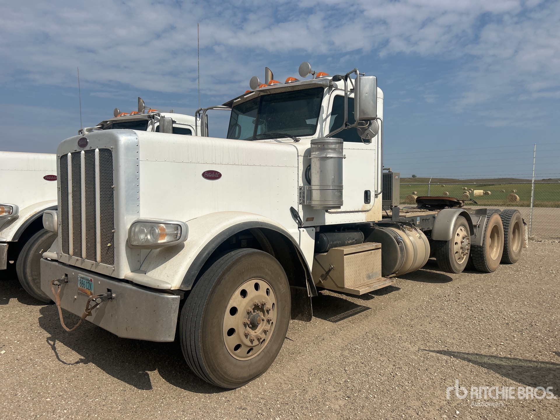 Peterbilt Day Cab Prime Mover