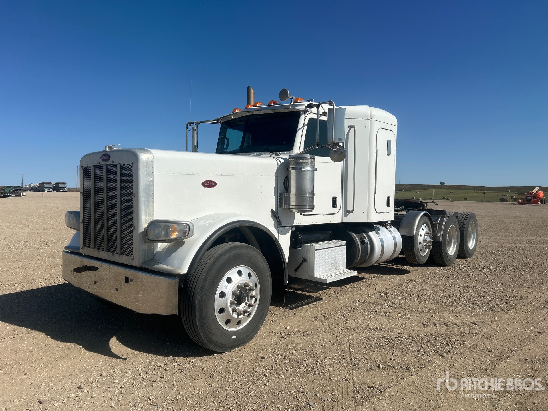 2020 Peterbilt 389 Tri/A Sleeper Truck Tractor