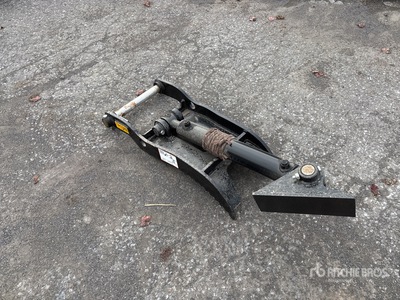 2025 Trojan 35 31 in Hydraulic Excavator Thumb (Unused)