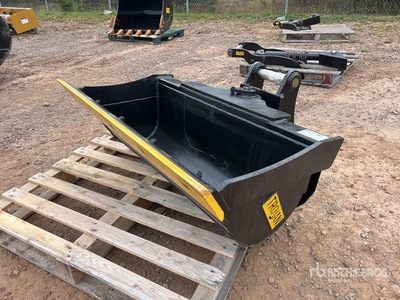 2025 Trojan 80 48 in Q/C Hydraulic Tilting Excavator Bucket (Unused)