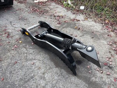 2025 Trojan 120 59 in Hydraulic Excavator Thumb (Unused)