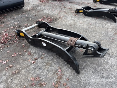 2025 Trojan 200 71 in Hydraulic Excavator Thumb (Unused)