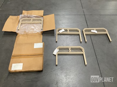 (44) Navistar Defense 3688348C2 Tailgate Steps
