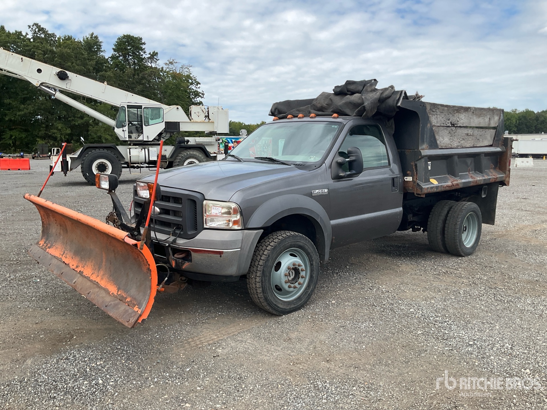 2005 Ford F-450 4x4 Snow Plow Truck