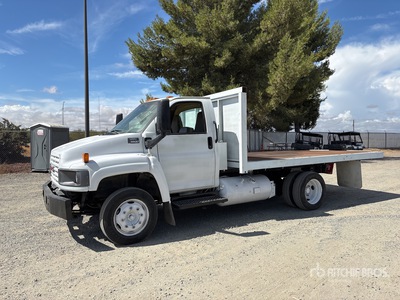 2005 GMC C5500 4x2 Flatbed Dump Truck