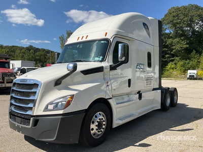 2020 Freightliner Cascadia 126 6x4 T/A Sleeper Truck Tractor