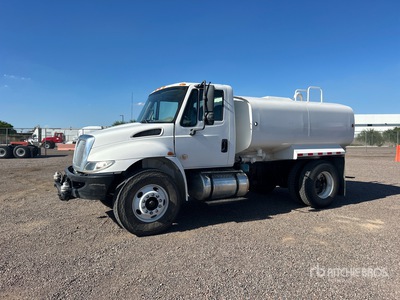 2019 International 4300 2000 gal 4x2 Water Truck