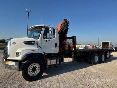 Palfinger PK26002-EH 16090 lb Knuckle Boom on 2015 Freightliner 108SD 6x4 Kranwägen