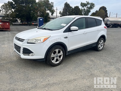 2015 Ford Escape SE 2WD を見 SUV