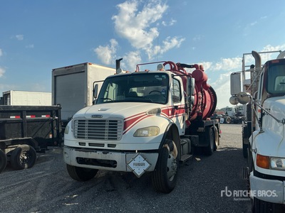 Burlington on 2007 Freightliner M2 106 6x4 Vakuumtankwägen