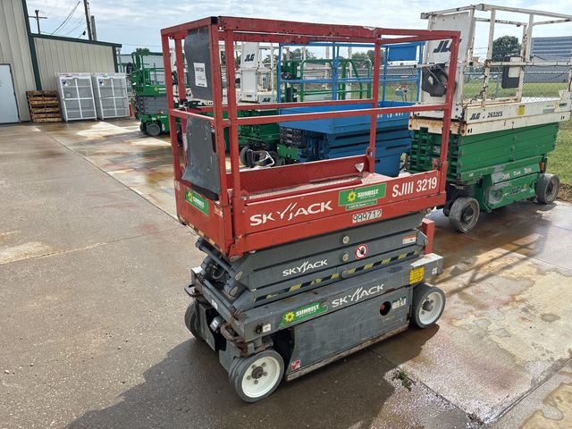 2015 Skyjack SJIII 3219 Electric Scissor Lift 2015 Skyjack SJIII 3219 Electric Scissor Lift