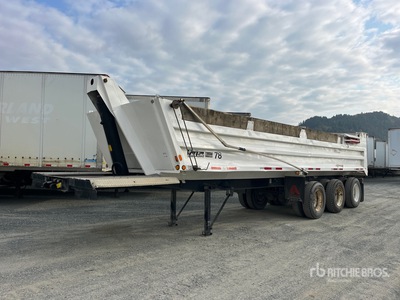 1997 Load Line 32 ft Tri/A Remolque banera